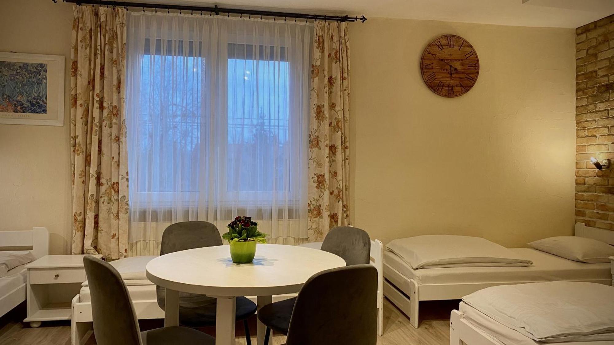 Villa Pod Orzechem W Zaniemyslu Eksteriør billede